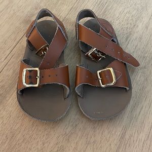 Saltwater Sandles size 4
